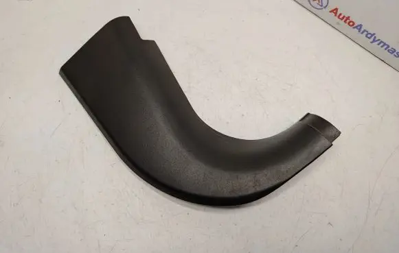 Foot area side trim