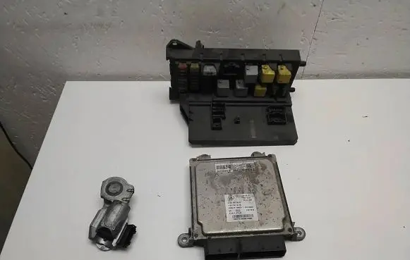 Mercedes-Benz Sprinter W906 Engine ECU kit and lock set A6519000601 A6519019400 A9069006701