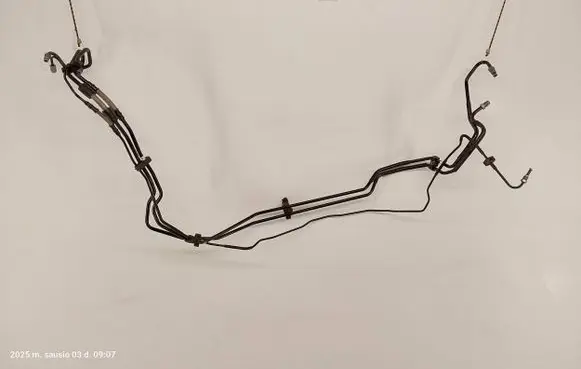 Volkswagen Touareg II Brake line pipe/hose 