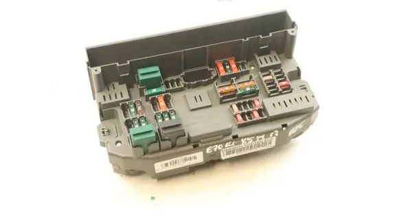 BMW X5M E70 Fuse module 9145115 61149145115