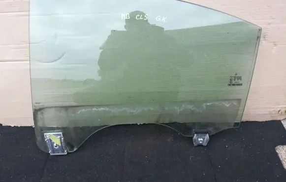 Mercedes-Benz CLS C219 Rear door window glass