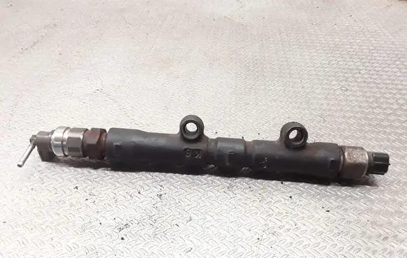 Toyota Avensis T250 Fuel main line pipe 
