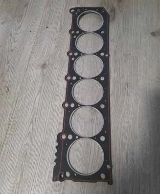 Mercedes-Benz E W124 Other cylinder head part 1040160120