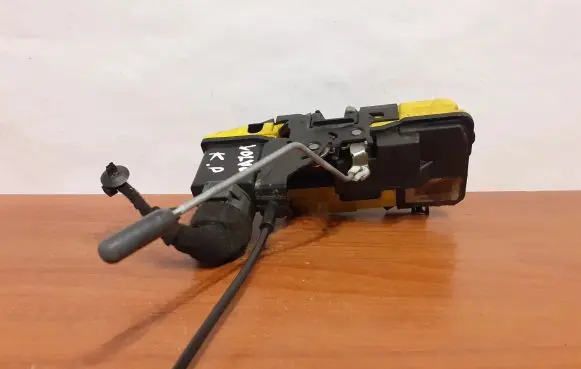 Volvo S60 Coupe door lock (next to the handle) 8650552 9056