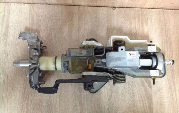 BMW 5 E60 E61 Steering wheel axle 2201055678 6774624