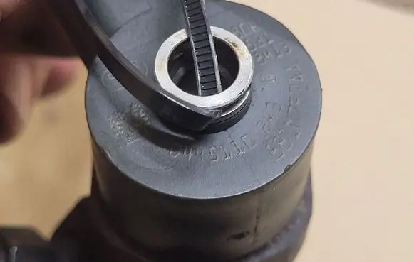 Opel Zafira B Fuel injector 0445110243