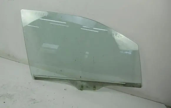 Mazda Premacy Front door window glass four-door 