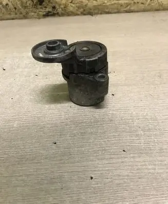 Mazda 6 Generator/alternator belt tensioner