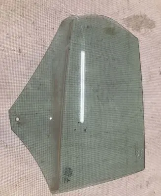 Volvo V40 Rear door window glass