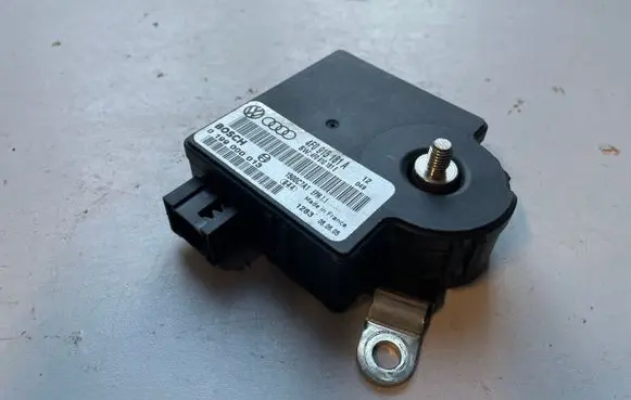 Audi A6 S6 C5 4B Power management control unit 4F0915181A