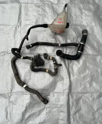 Alfa Romeo Stelvio Engine coolant pipe/hose