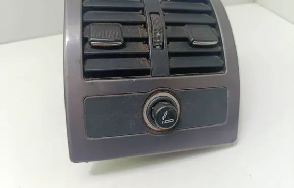 Audi A6 S6 C5 4B Rear air vent grill 4B0819203