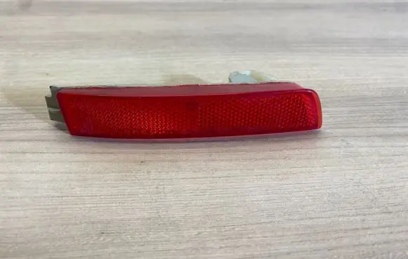Nissan Juke I F15 Rear tail light reflector 25052461 3312105