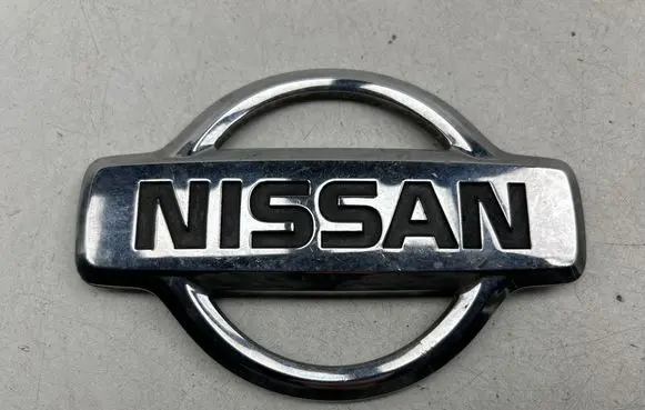 Manufacturer badge logo/emblem