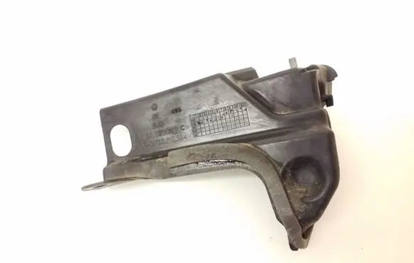 Volkswagen Golf Plus Other engine bay part 5M0823601C