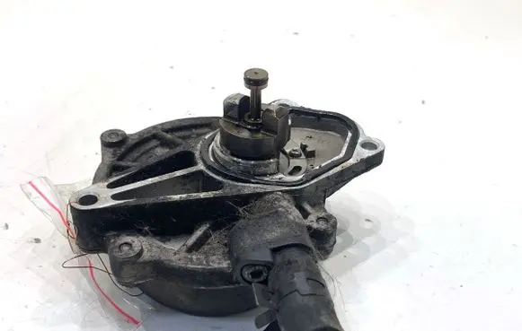 KIA Sportage Vacuum pump 288102A500