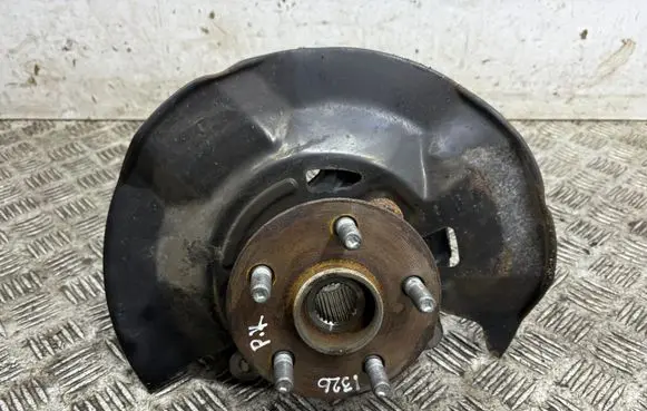 Toyota Prius (XW50) Front wheel hub 160801A
