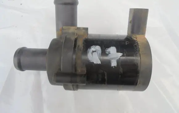 Audi Q7 4L Electric auxiliary coolant/water pump 7L0965561