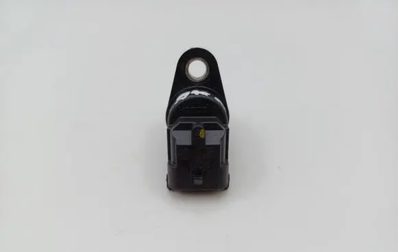Mercedes-Benz B W245 Camshaft position sensor A0041539628 0232103050