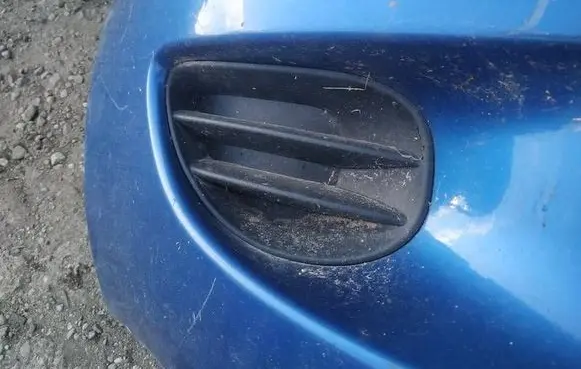 Toyota Yaris Front bumper lower grill