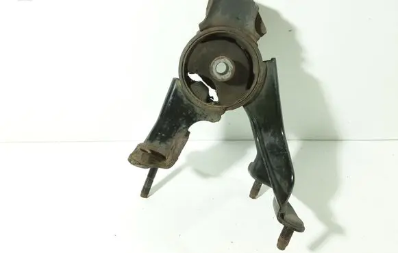Toyota Avensis T250 Engine mount bracket AV72531