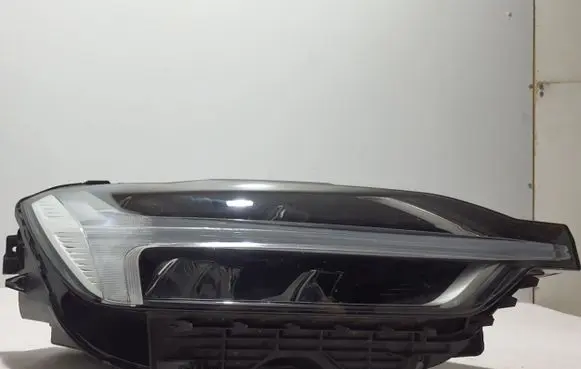 Volvo XC60 Headlight/headlamp 31655231