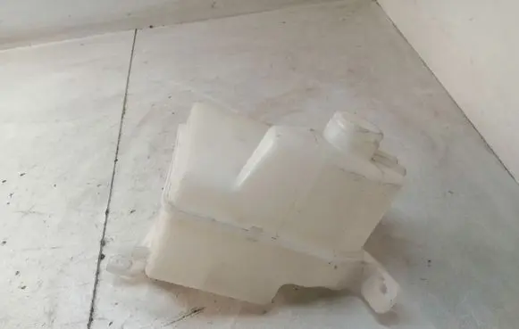 Hyundai i30 Coolant expansion tank/reservoir 25430A5800