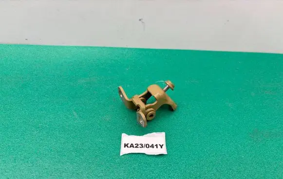 Skoda Fabia Mk2 (5J) Rear door lower hinge 5J0833402