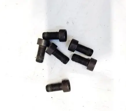 Volkswagen Golf VI Nuts/bolts 
