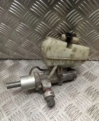 Volvo S70 V70 V70 XC Master brake cylinder 9140252
