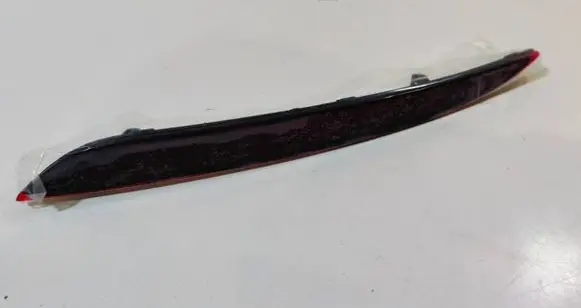 Tesla Model S Front reflector 