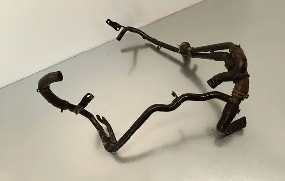 Engine coolant pipe/hose
