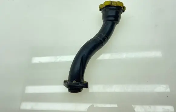 Subaru Forester SF Oil fill pipe 