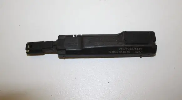 Audi A4 S4 B9 Keyless system antenna 8W0927754