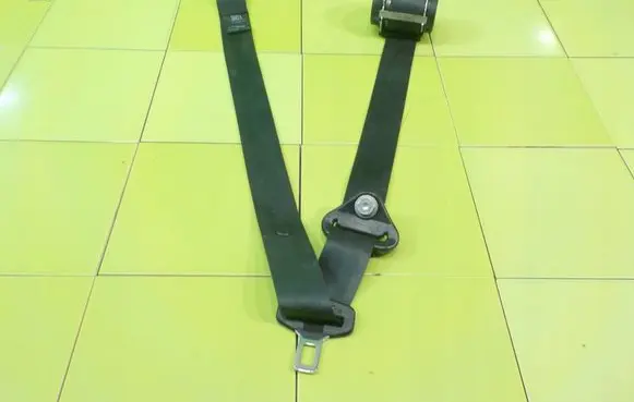 Dacia Sandero II Front seatbelt 868857909R XP257