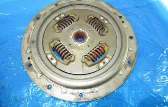 Lexus RX 330 - 350 - 400H Flywheel 6F28009