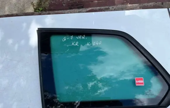 Volkswagen Golf VII Rear side window 5G9845297 43R006723