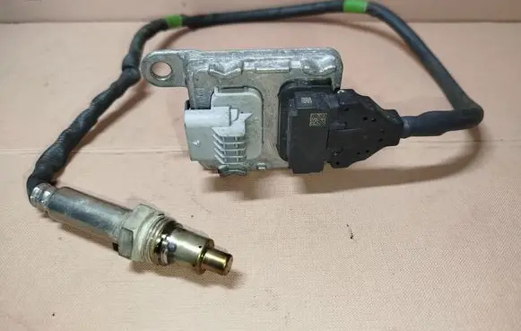 Renault Trafic III (X82) Lambda probe sensor 227905433R A3C01434100