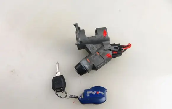 Volkswagen Polo III 6N 6N2 6NF Ignition lock 357905851