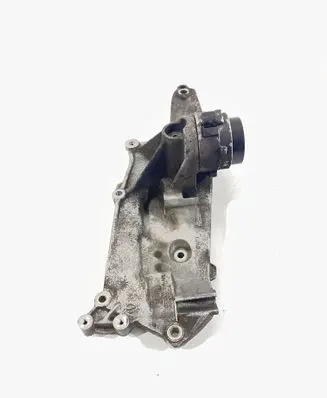 Ford Kuga II Generator/alternator bracket DS7Q8D611
