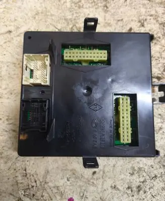 Renault Laguna II Fuse module 8200371619 8200658669 8200660167