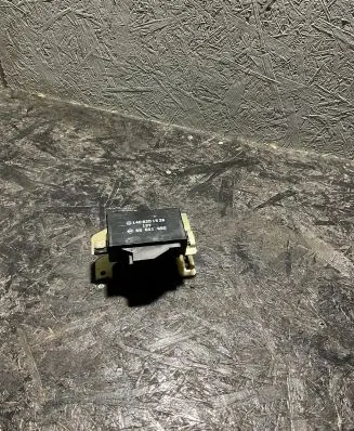 Mercedes-Benz S W140 Seat heating relay 1408201526
