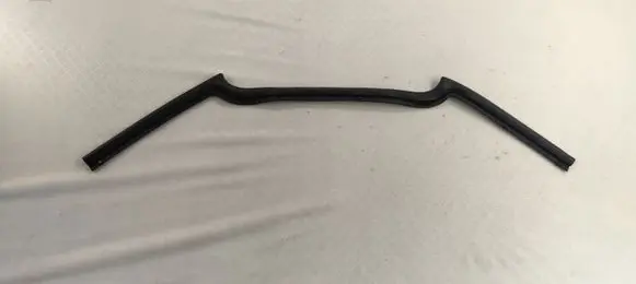 Nissan Leaf I (ZE0) Front door rubber seal 658203NA0A