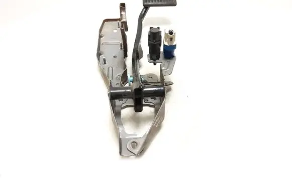 Volvo XC60 Brake pedal 8G9N2D094CF 31302350