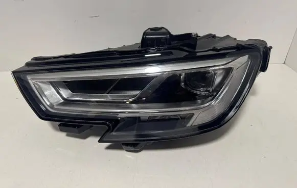 Audi A3 S3 8V Headlight/headlamp 8V0941033C