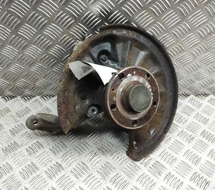 Rear wheel hub