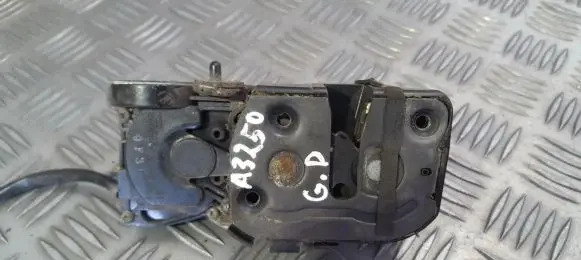 Mazda 323 F Rear door lock
