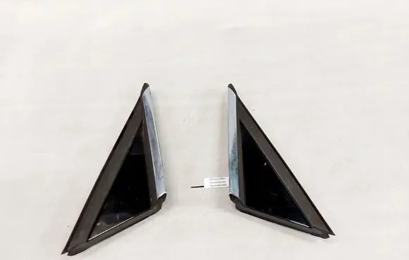 Peugeot 5008 Front triangle window/glass 96859483XT 96859482XT