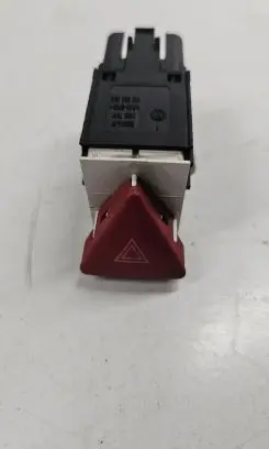 Volkswagen PASSAT B6 Hazard light switch