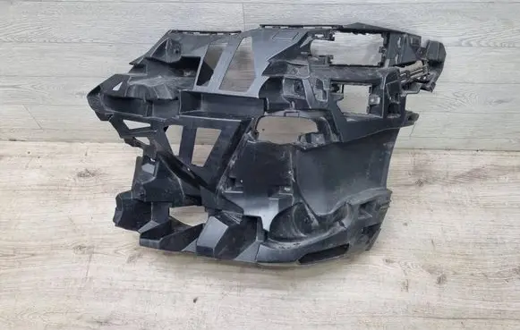 Front bumper mounting bracket